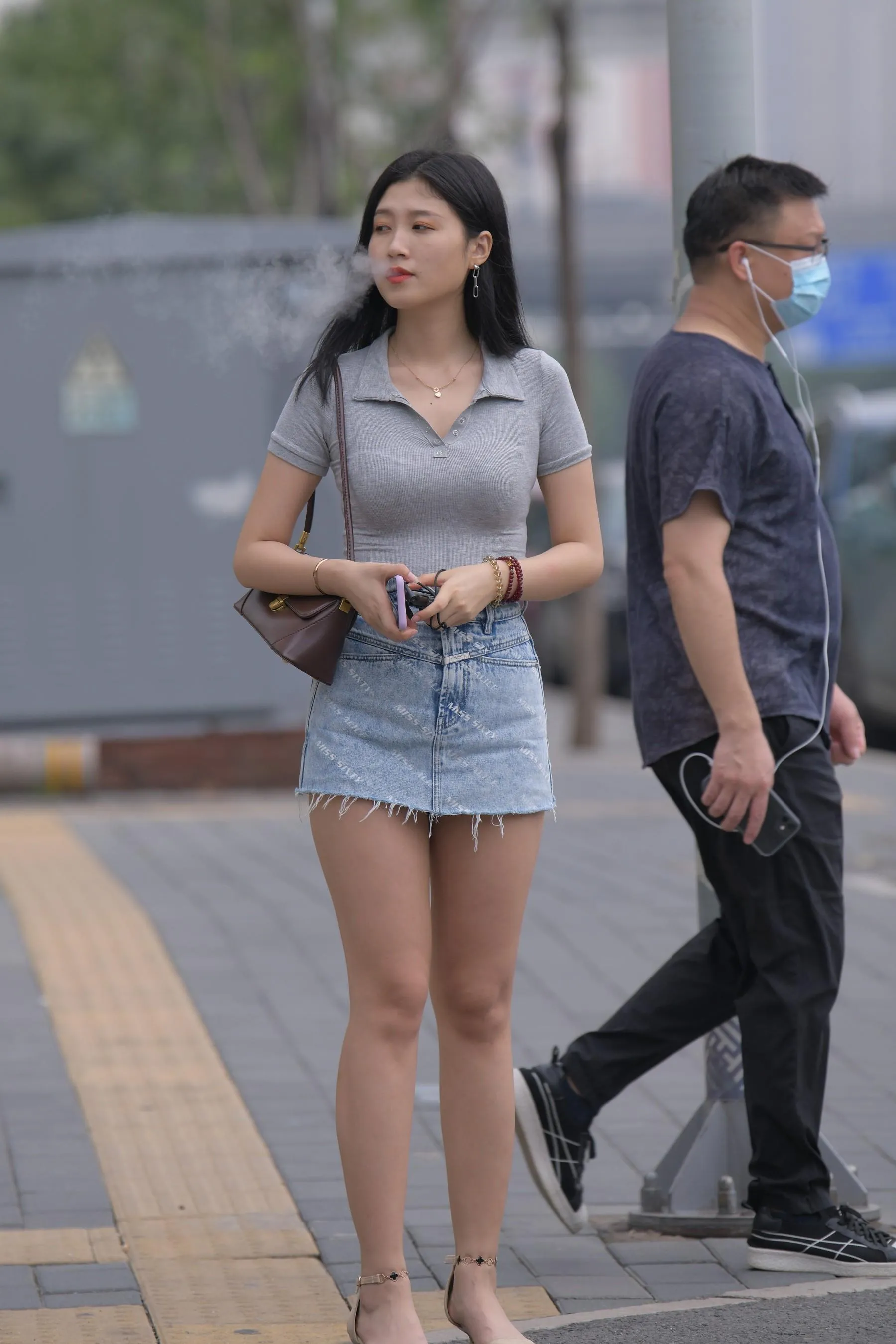 魔镜街拍 NO.169 一只麋鹿摄影-牛仔短裙美女 [235P]插图5
